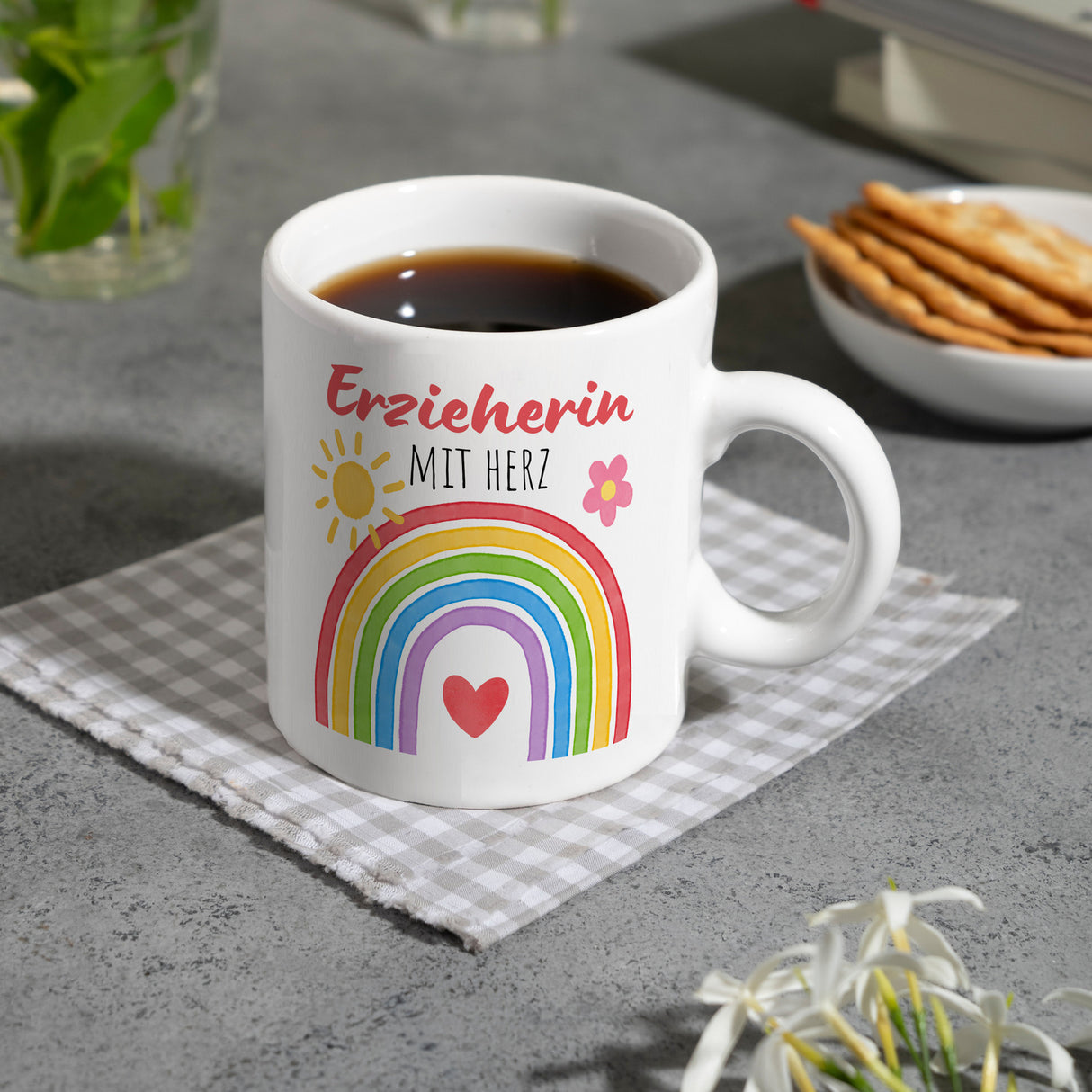 Regenbogen Kaffeebecher mit Spruch Erzieherin mit Herz