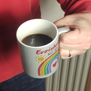 Regenbogen Kaffeebecher mit Spruch Erzieherin mit Herz