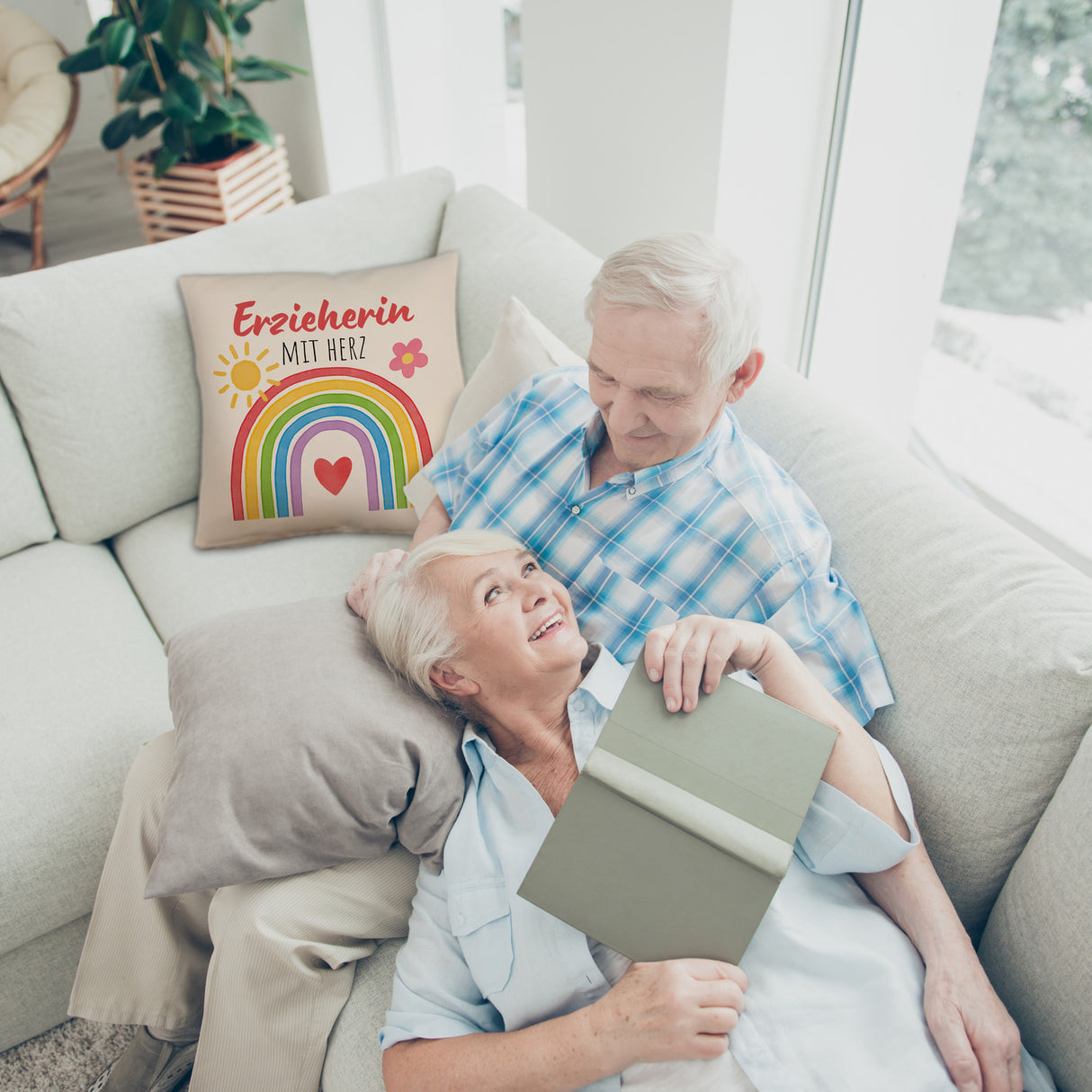 Regenbogen Kissen mit Spruch Erzieherin mit Herz