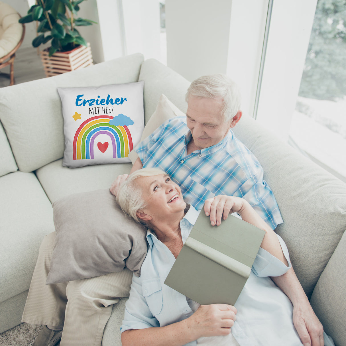 Regenbogen Kissen mit Spruch Erzieher mit Herz