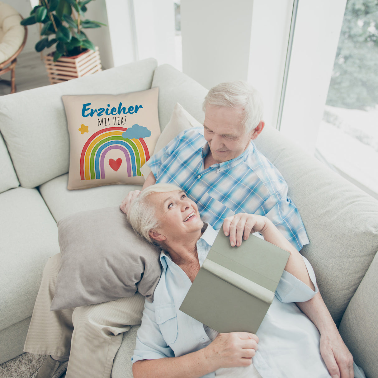 Regenbogen Kissen mit Spruch Erzieher mit Herz