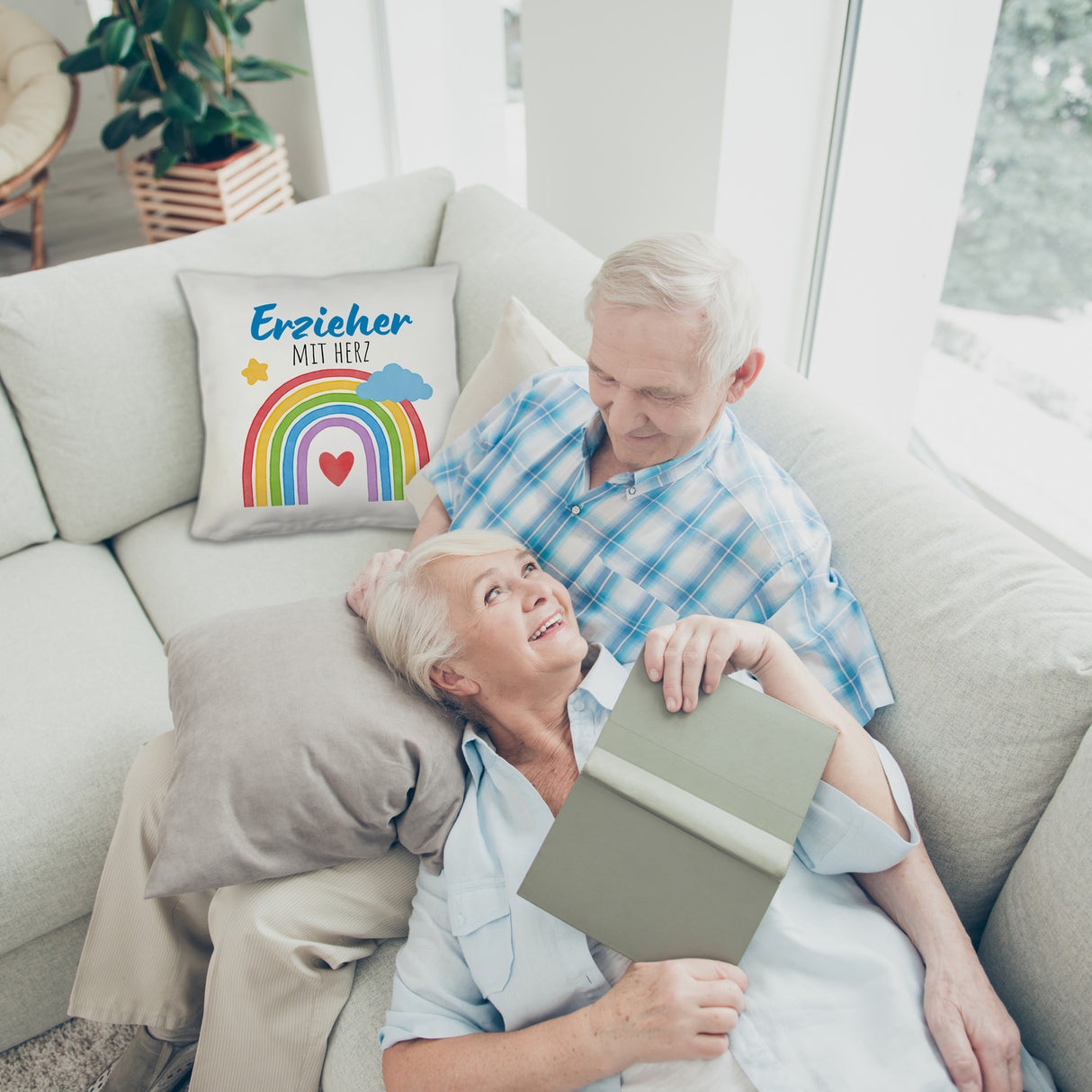 Regenbogen Kissen mit Spruch Erzieher mit Herz