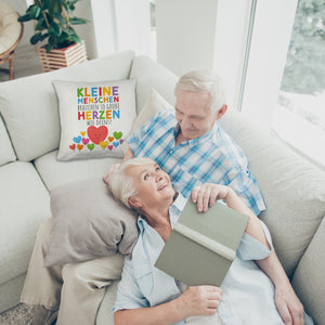 Herzen Kissen mit Spruch Große Herzen für kleine Menschen