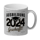 Ausbildung 2024 Geschafft Kaffeebecher mit Doktorhut