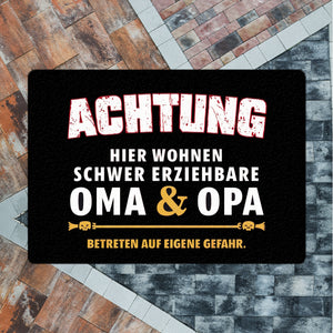 Schwer erziehbare Oma + Opa Fußmatte in 35x50 cm ohne Rand