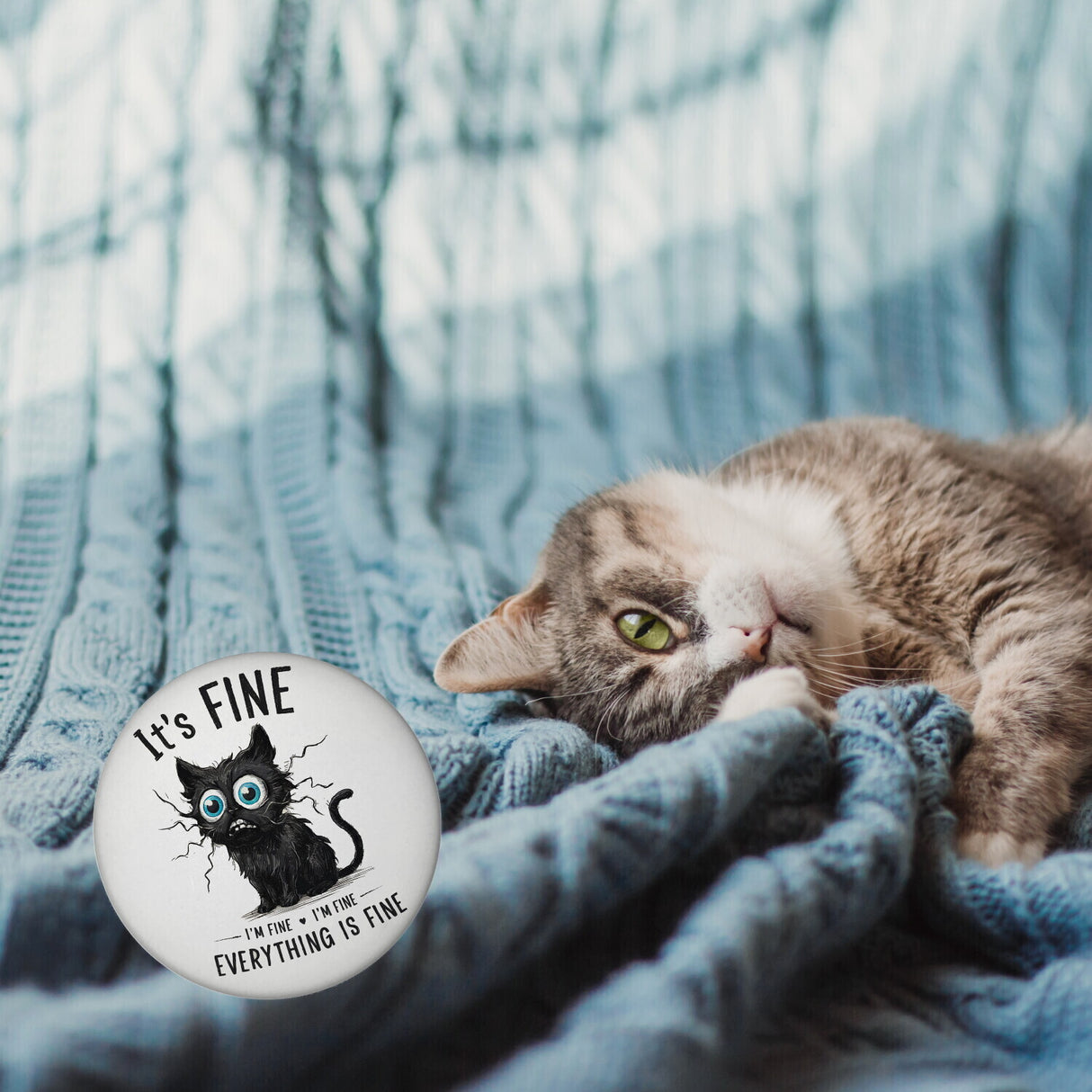 Schwarze Katze Magnet mit Spruch It's Fine, I'm Fine, Everything Is Fine