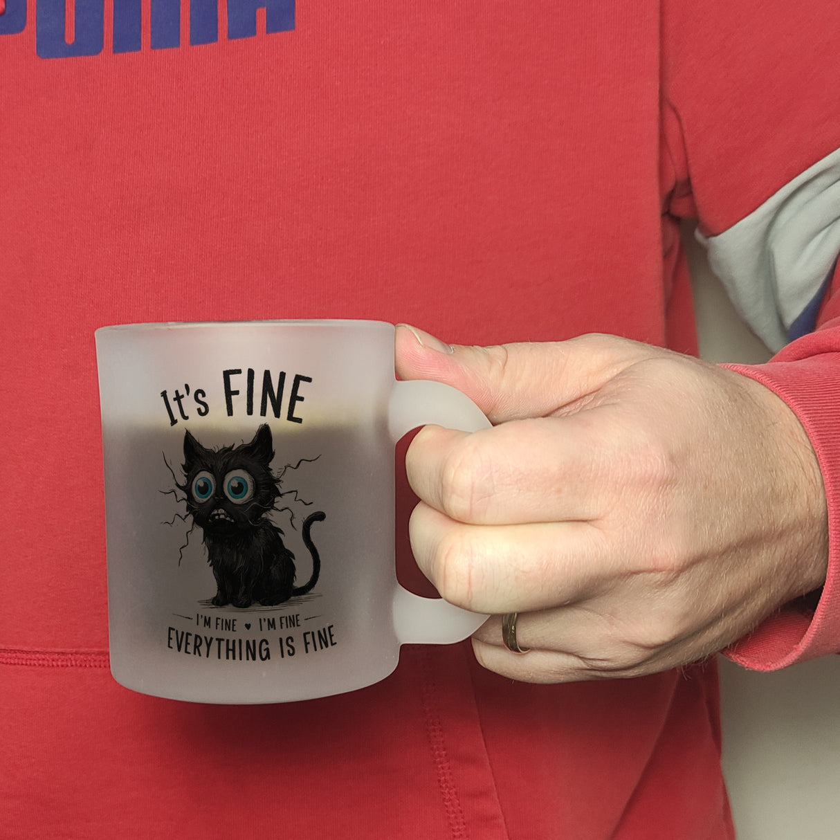 Schwarze Katze Kaffeebecher mit Spruch It's Fine, I'm Fine, Everything Is Fine