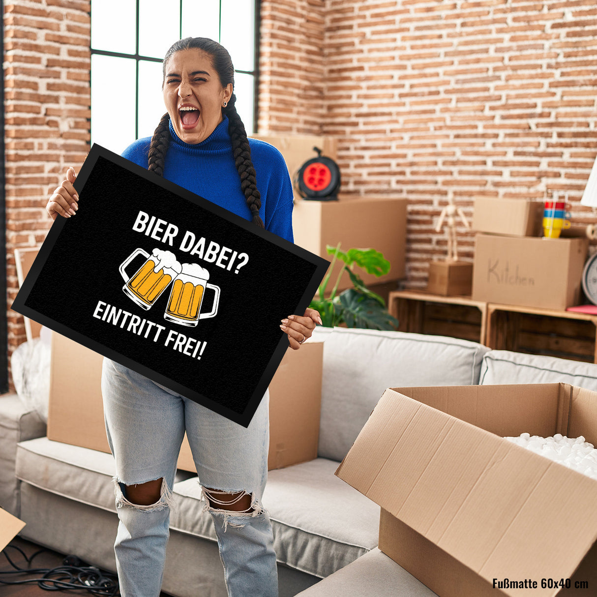 Bier dabei? Eintritt frei! Fußmatte in 35x50 cm mit prostenden Bierkrügen