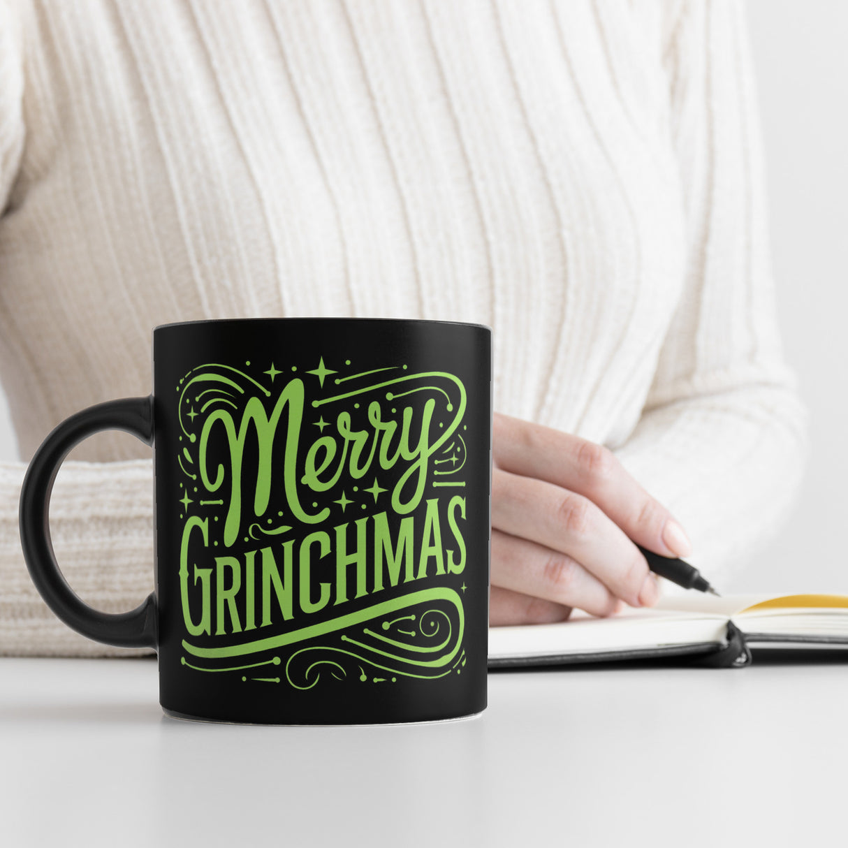 Merry Grinchmas Weihnachtsmuffel Tasse - Schwarzer Kaffeebecher