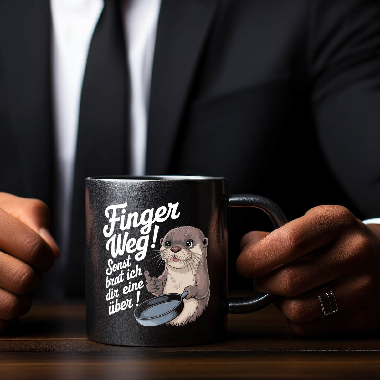 Otter mit Pfanne - Finger weg Tasse