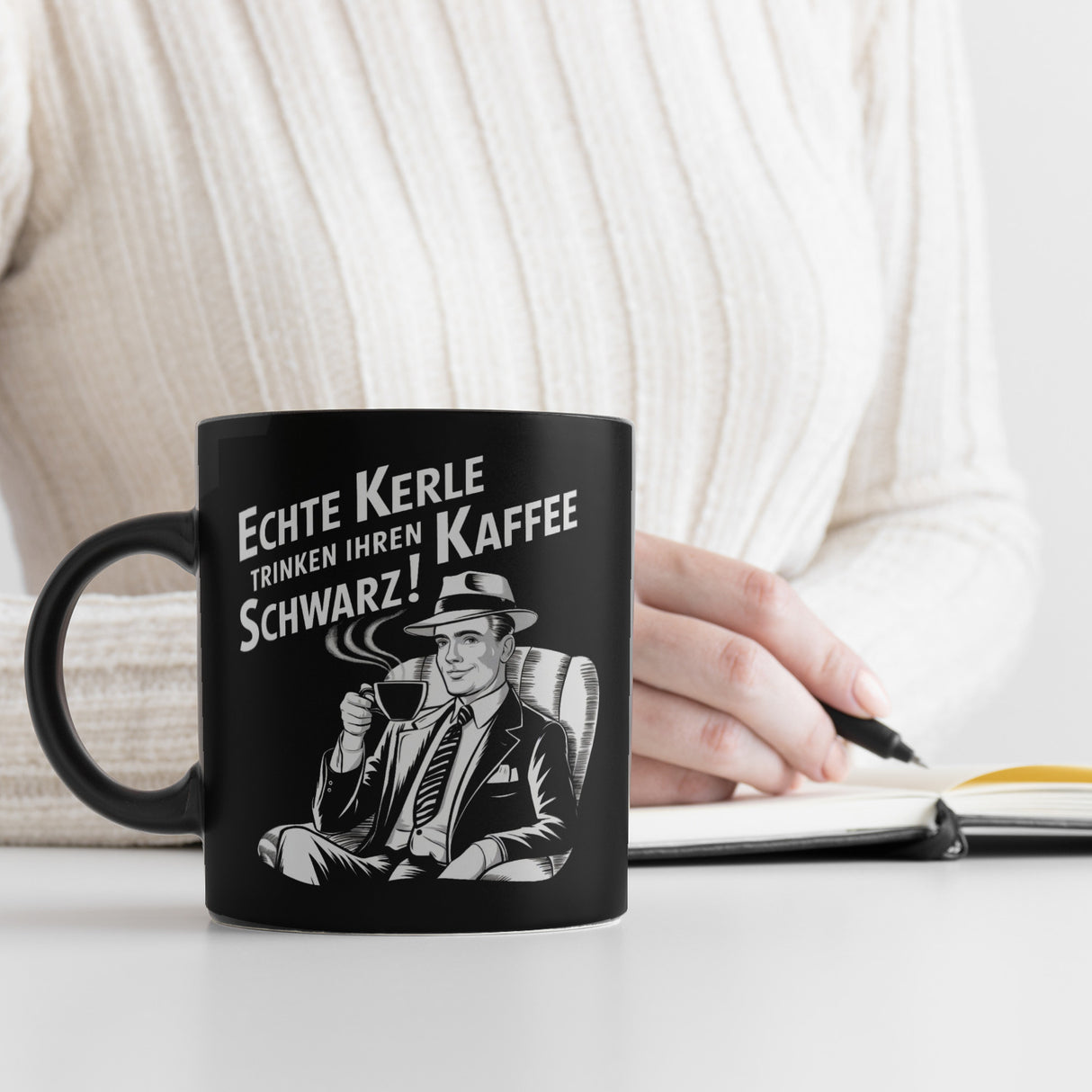 Echte Kerle trinken Kaffee schwarz Tasse mit Gentleman