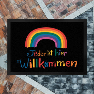 Jeder ist hier Wilkommen Regenbogen Fußmatte in 35x50 cm