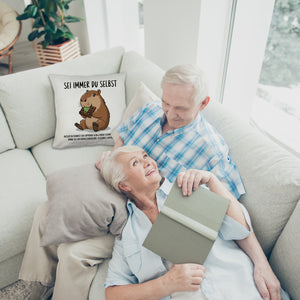 Capybara frisst Dubai-Schokolade Kissen - Sei immer du selbst