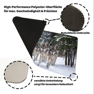 Wölfe im Winterwald Schreibtischunterlage 69x31cm XXL Mauspad für Naturliebhaber