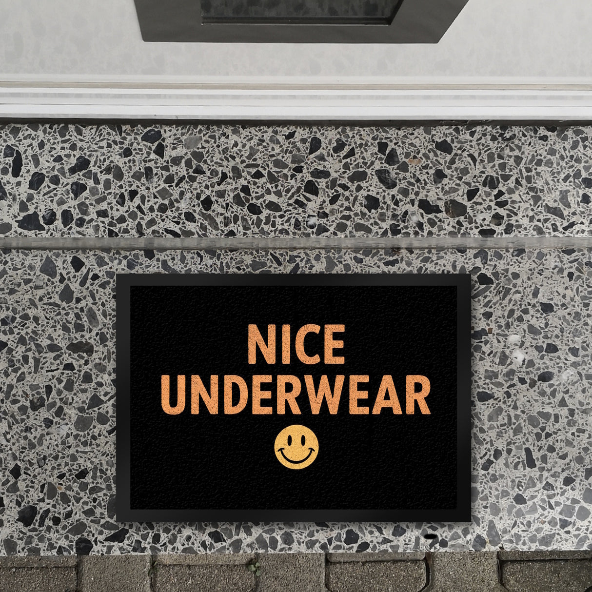 NICE UNDERWEAR Fußmatte in 35x50 cm mit Emoticon