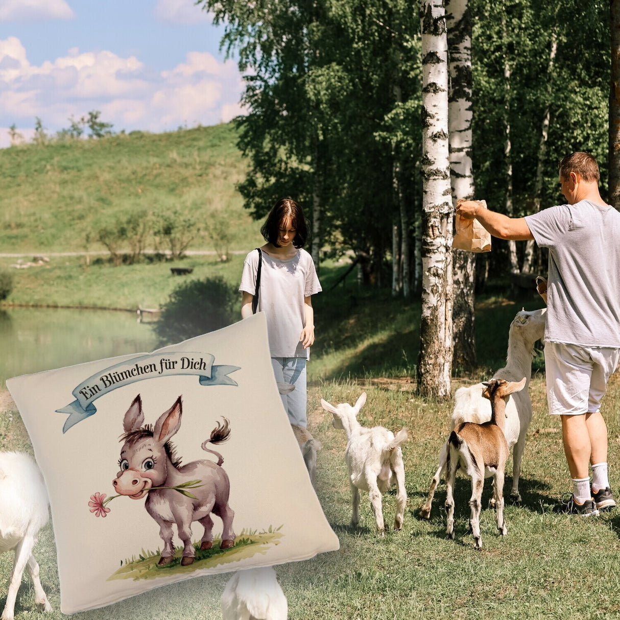 Ein Blümchen für dich Kissen mit Aquarell Esel