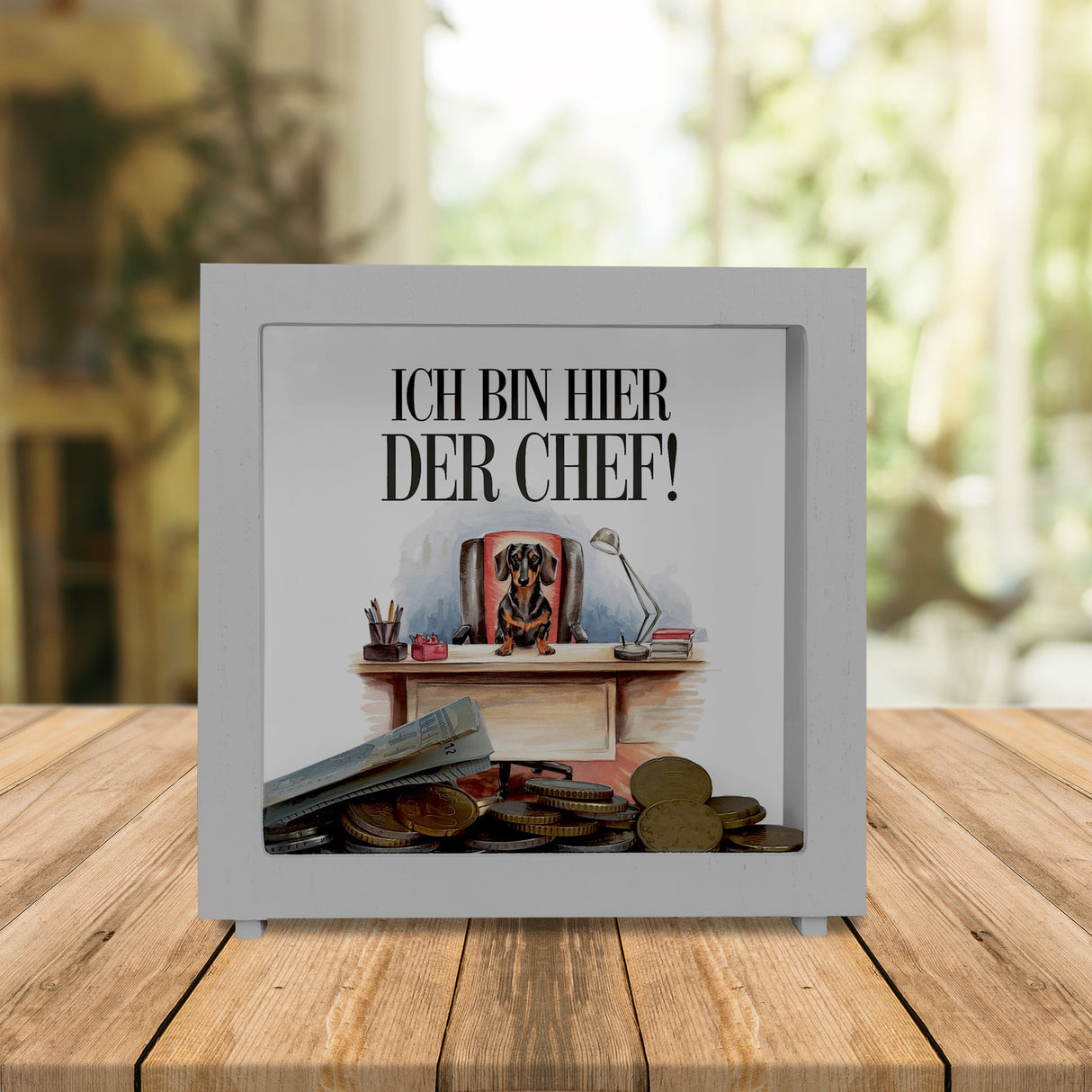 Hier ist der Dackel der Chef Spardose - Dackel auf Bürostuhl