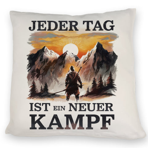 Jeder Tag ein neuer Kampf Kissen - Berge im Sonnenuntergang