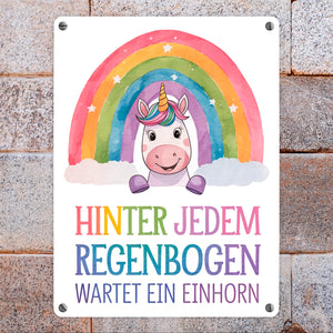 Lächelndes Einhorn Metallschild in 15x20 cm Hinter jedem Regenbogen