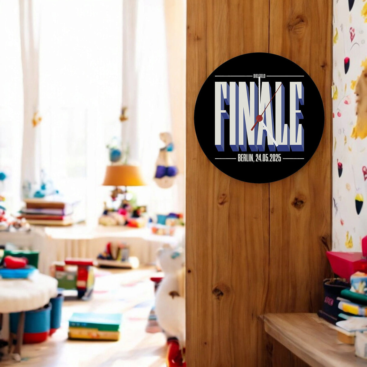 FINALE 2025 Bielefeld Wanduhr für das Pokalfinale in Berlin