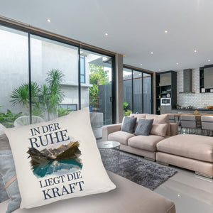 Ruhe ist Kraft Kissen See und Berglandschlaft