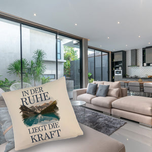 Ruhe ist Kraft Kissen See und Berglandschlaft