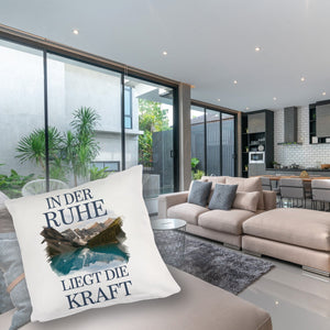 Ruhe ist Kraft Kissen See und Berglandschlaft