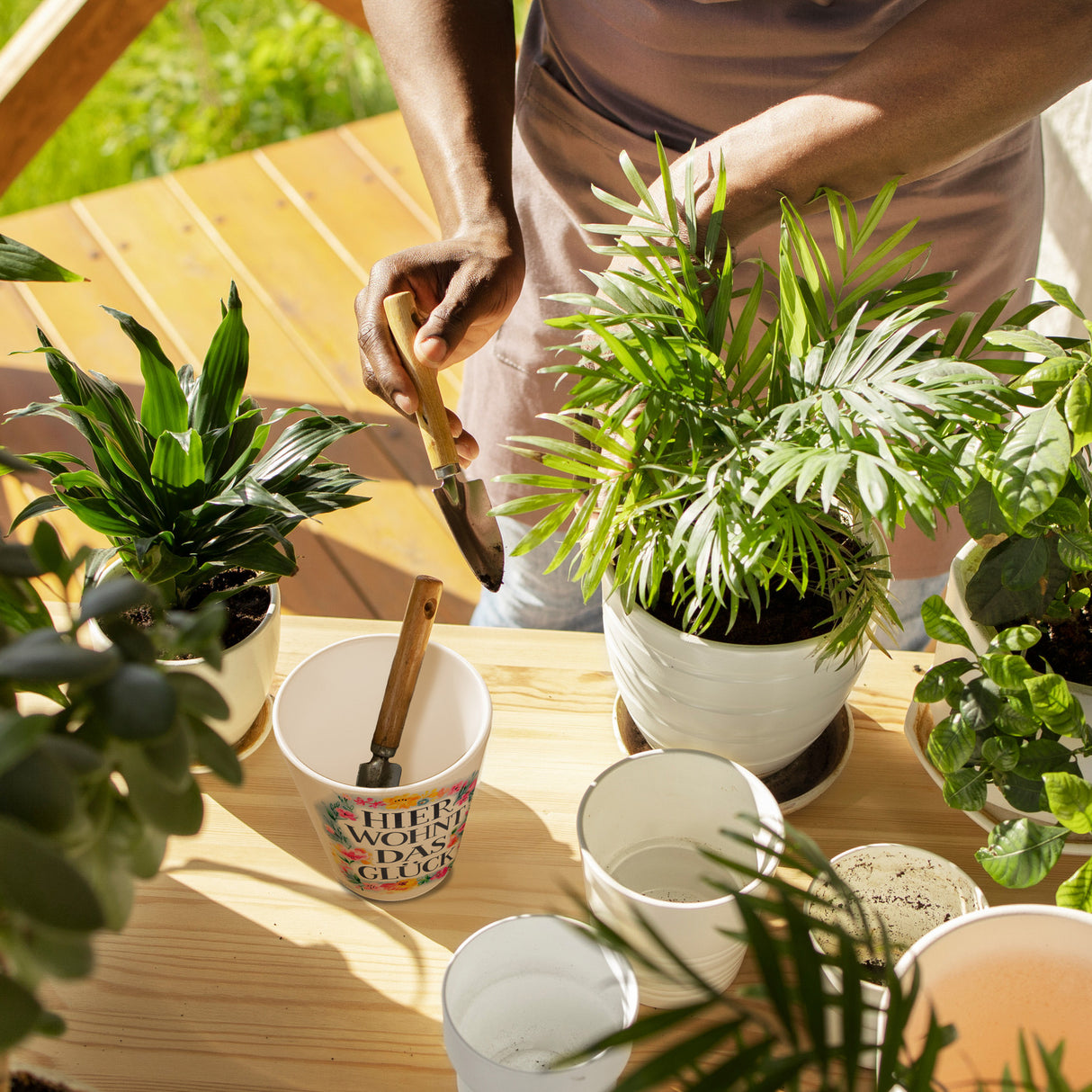 Hier wohnt Glück Blumentopf Blumenkranz