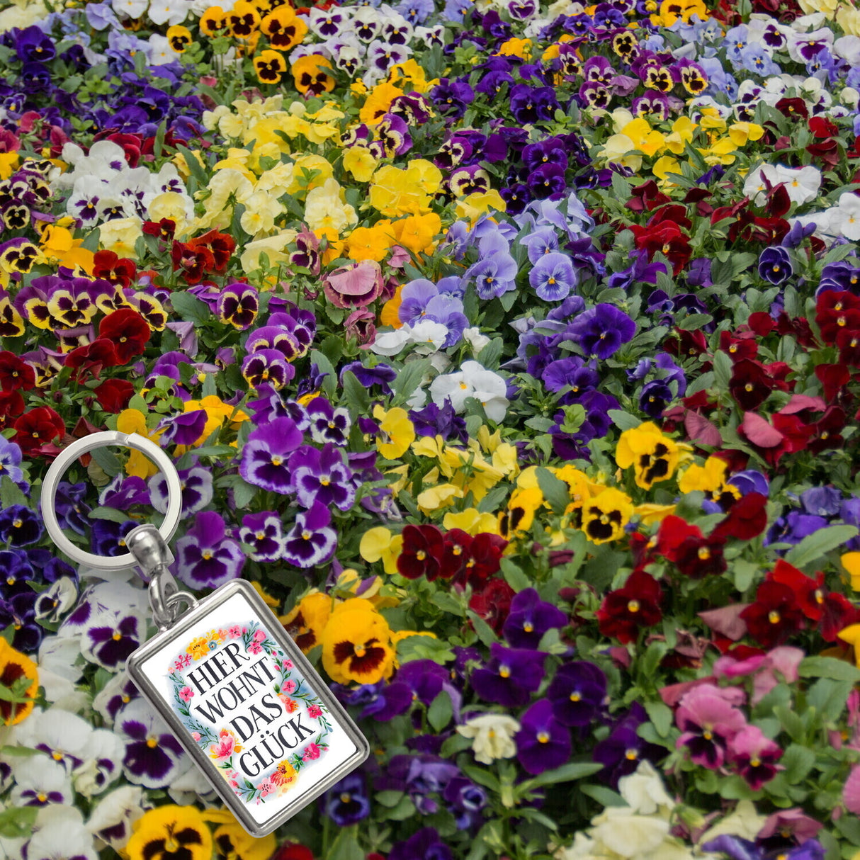 Hier wohnt Glück Schlüsselanhänger Blumenkranz