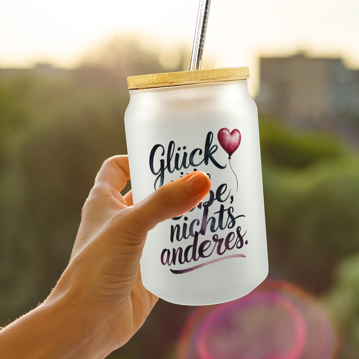 Glück ist Liebe Trinkglas mit Bambusdeckel Herz Luftballon
