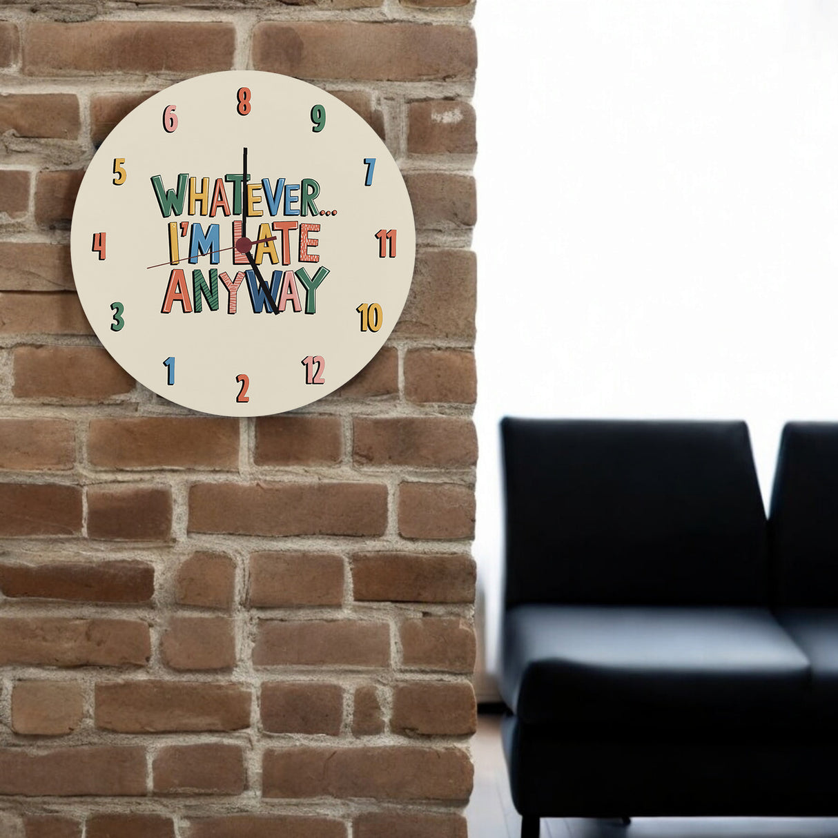 Whatever... I'm late anyway Wanduhr mit verdrehten Ziffern
