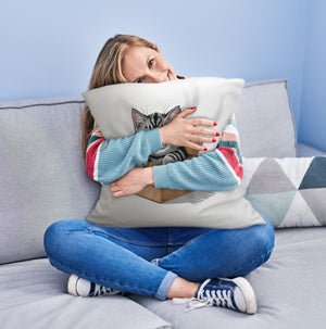 Katze im Karton Kissen für Katzenfans