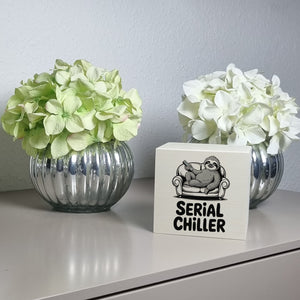 Faultier auf Couch Serial Chiller Spardose