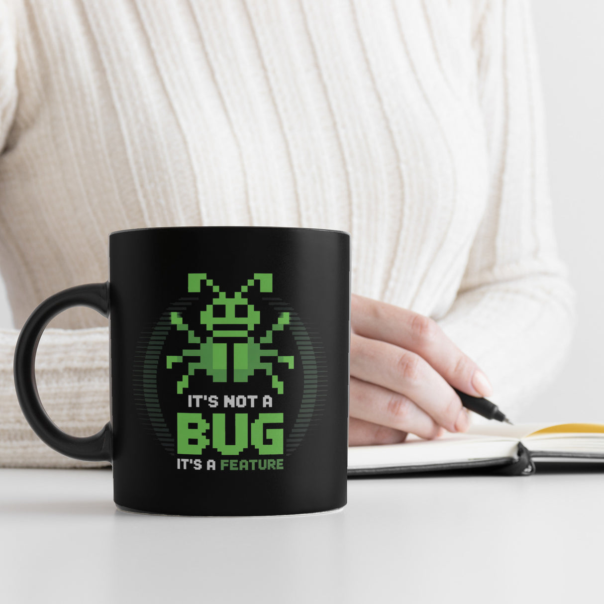 IT Tasse für Programmierer - It's not a bug it's a feature