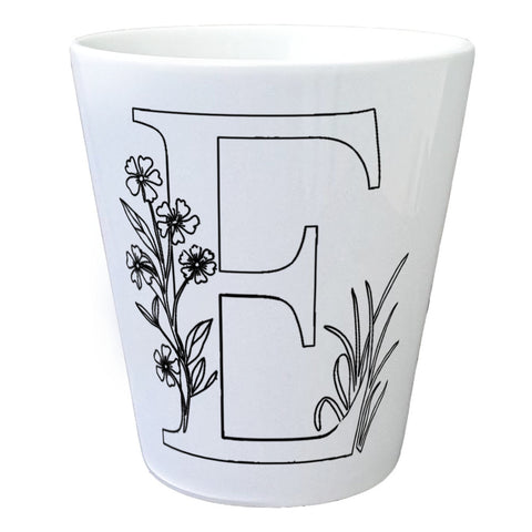 Floral Buchstabe E Blumentopf zum Ausmalen für Kunstliebhaber