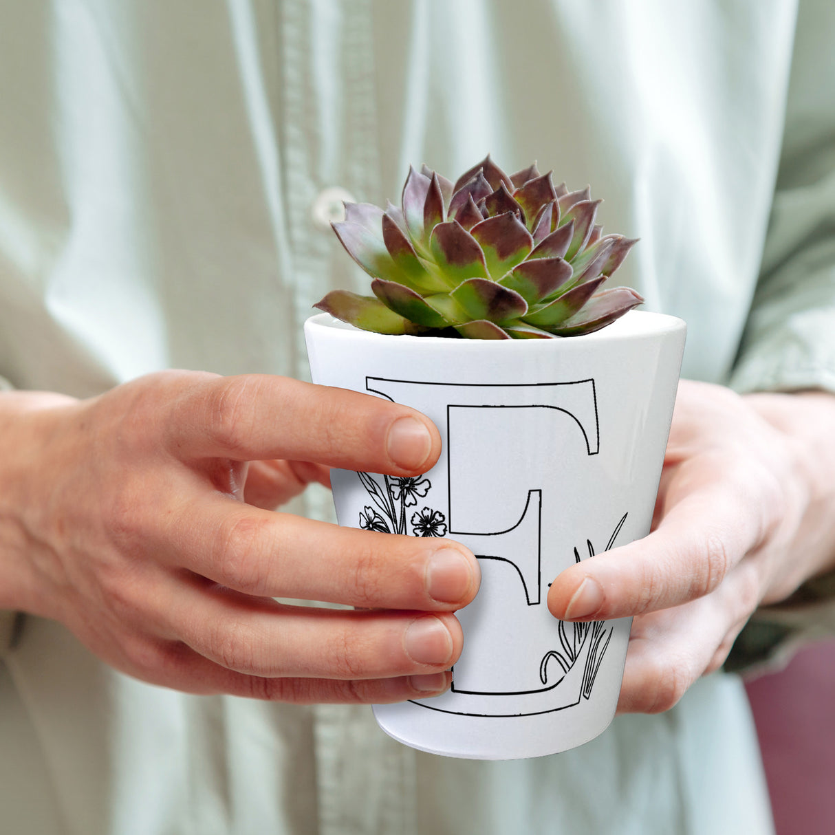 Floral Buchstabe E Blumentopf zum Ausmalen für Kunstliebhaber