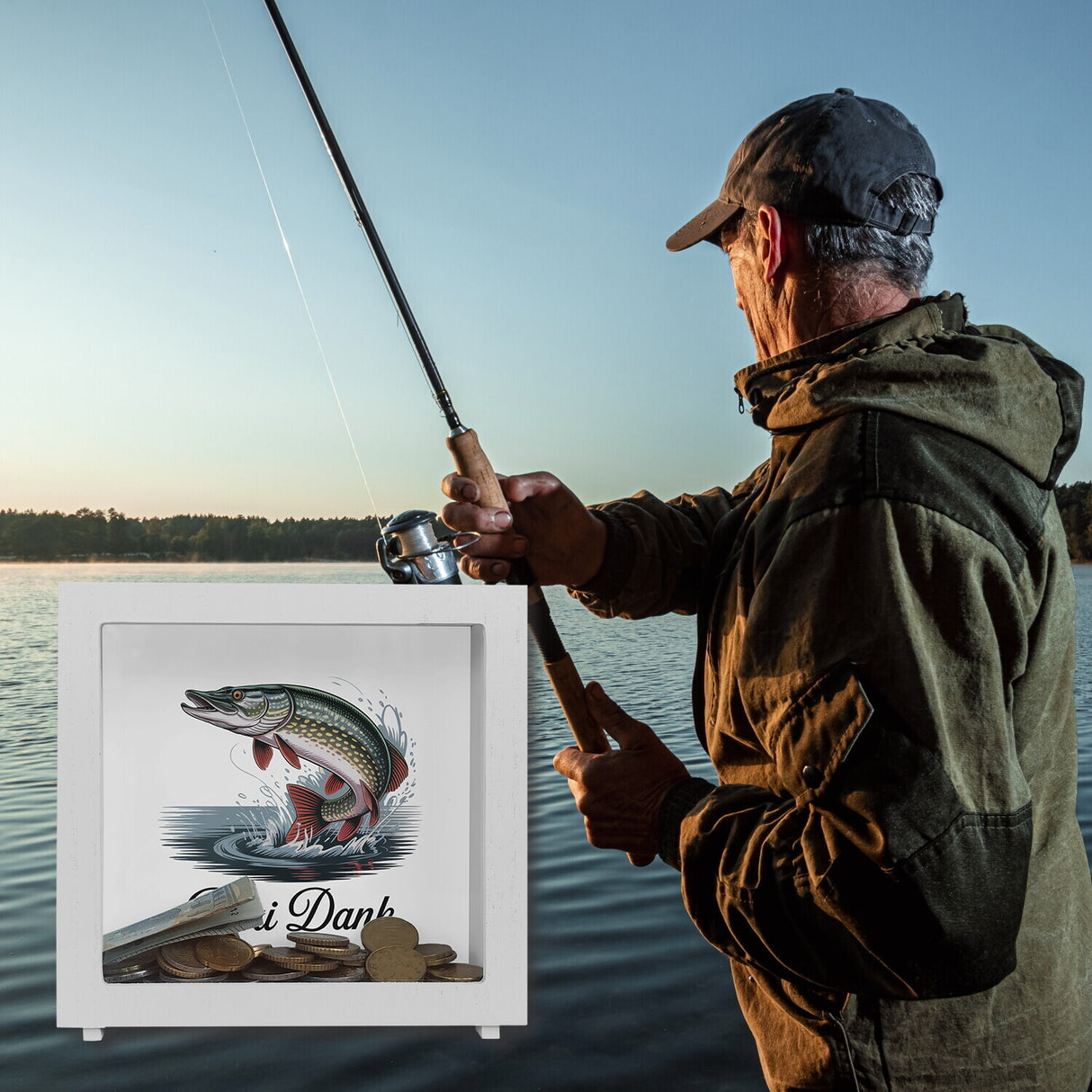 Petri Dank Spardose mit prächtigem Hecht für Angler