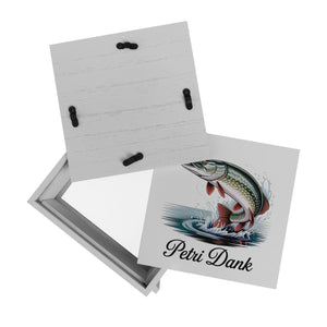 Petri Dank Spardose mit prächtigem Hecht für Angler