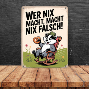 Dachs im Liegestuhl mit Brezel Spruch Metallschild in 15x20 cm