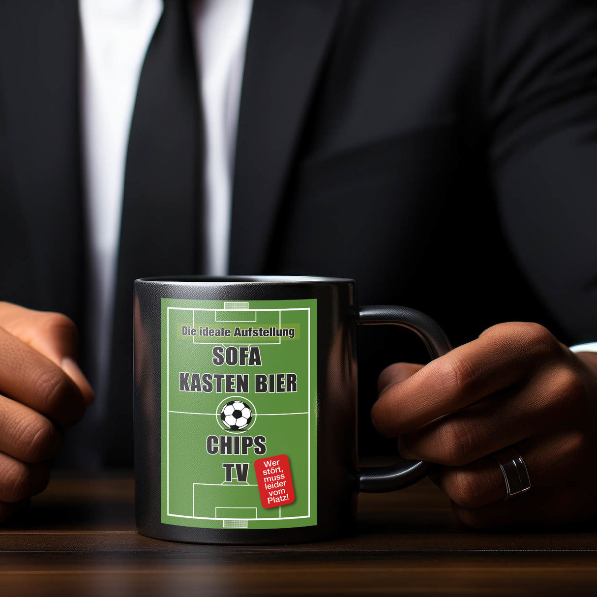 Die perfekte Aufstellung Tasse : Sofa, Bier, Chips, TV!