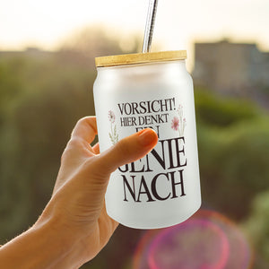 Vorsicht Genie am Werk Trinkglas mit Bambusdeckel Dekoration