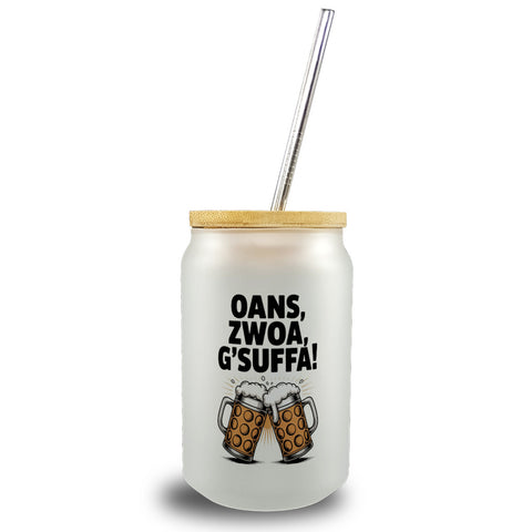 Zwei Bierkrüge Oans, zwoa, g’suffa Trinkglas mit Bambusdeckel