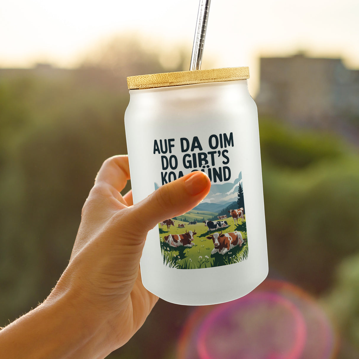 Auf da Oim, do gibt's koa Sünd Trinkglas mit Bambusdeckel Berglandschaft mit Kühen