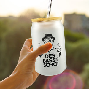 Mann mit Daumen hoch Des basst scho Trinkglas mit Bambusdeckel