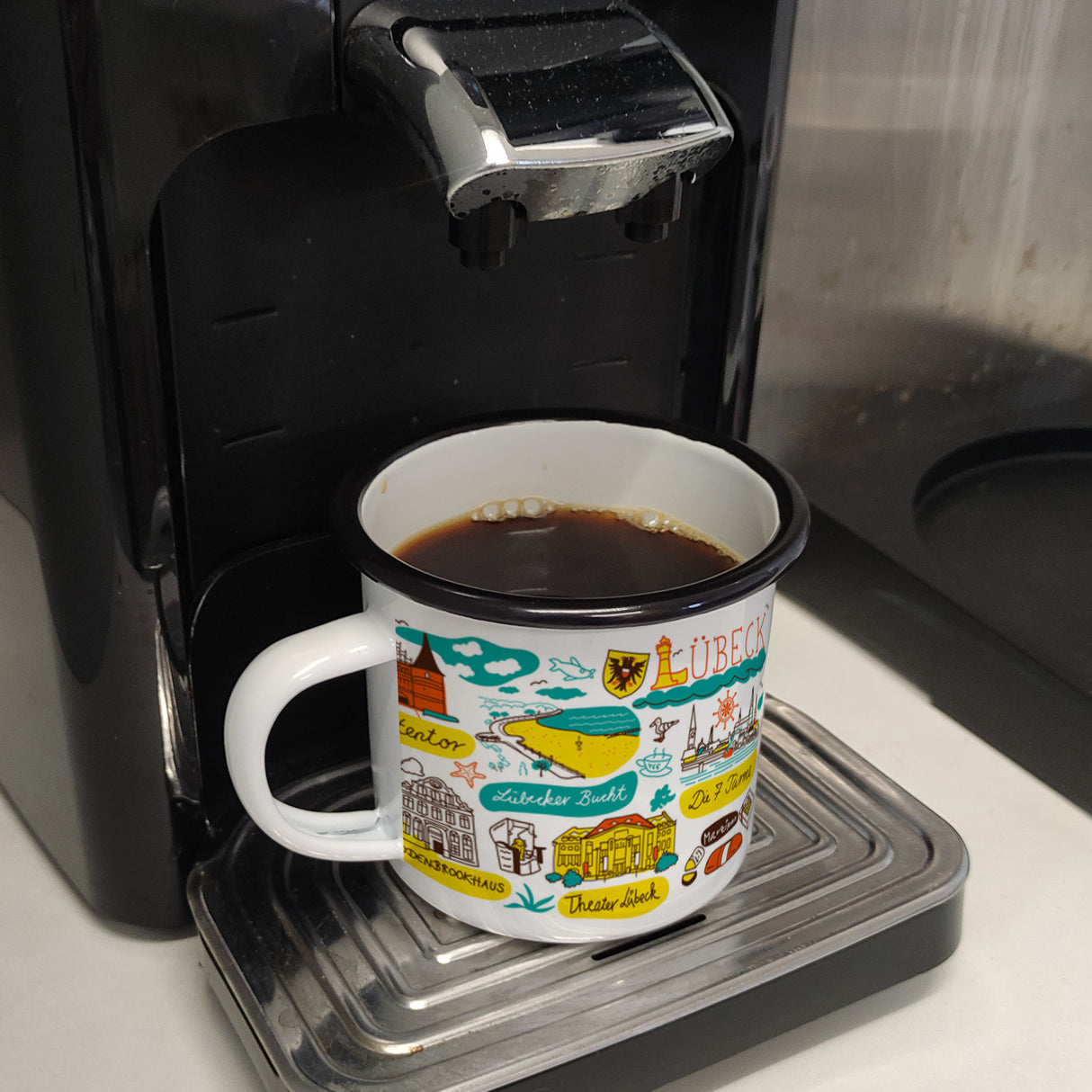 Lübeck Wimmelbild Emaille Tasse