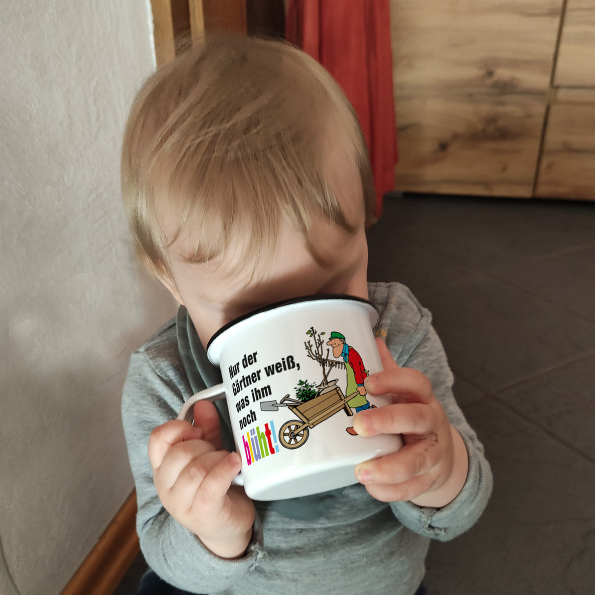 Nur der Gärtner weiß, was kommt! Emaille Tasse