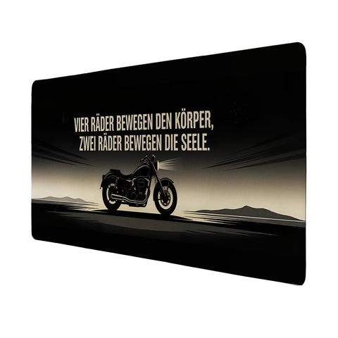 Biker-Motiv Schreibtischunterlage 69x31cm XXL Mauspad mit Spruch für Motorradfans