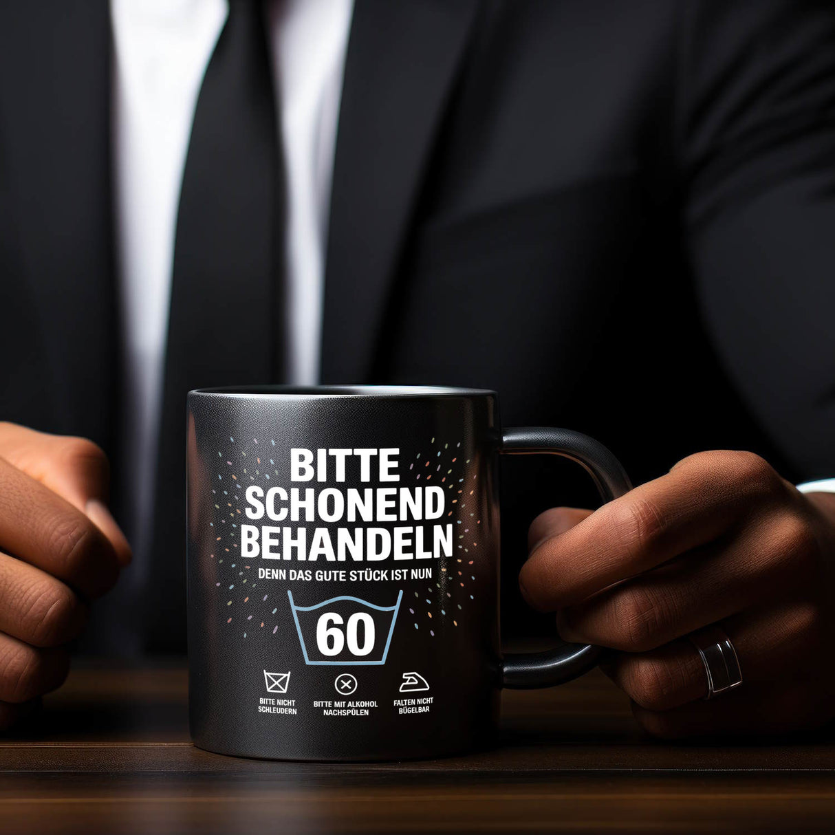 Wäschepflegeetikett Kaffeebecher bitte schonend behandeln wird 60