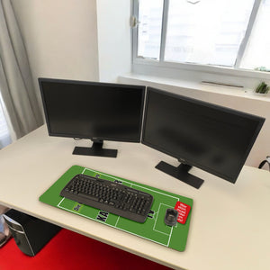Fußballfeld - Sofa, Bier, Chips, TV - Störung verboten! Schreibtischunterlage 69x31cm XXL Mauspad
