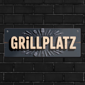 Grillplatz Metallschild mit Grillutensilien Vintage